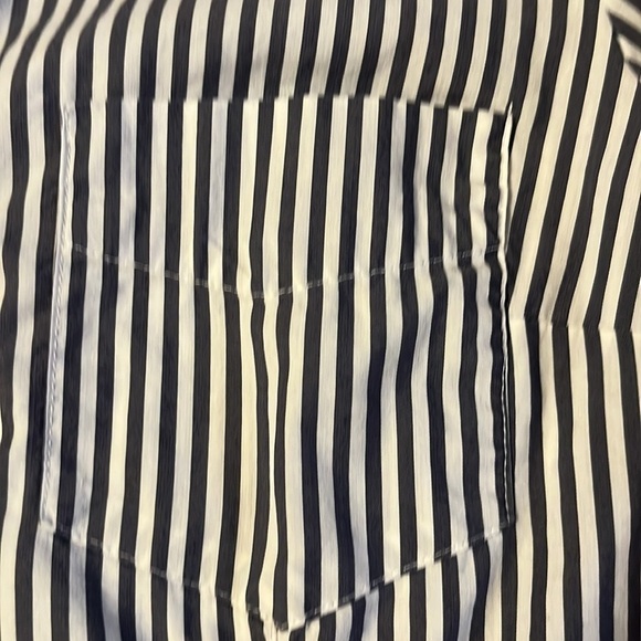 Liz & Co  blue stripe blouse, sz medium - Picture 8 of 10